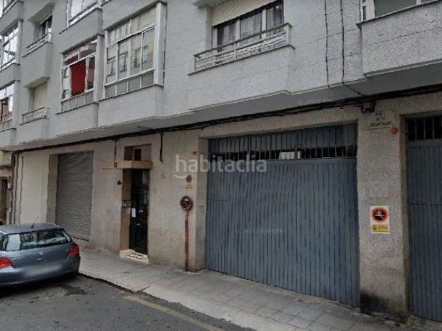 Piso en venta en Ourense, A Ponte. Local en venta en calle Mercado. Pisos.