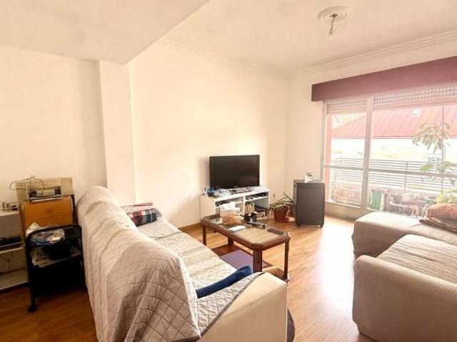 Piso en venta en Ourense, O Vinteun