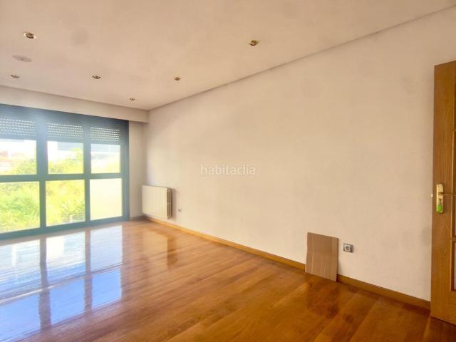 Piso en venta en Ourense, Posío. Piso en Venta Ourense cerca Centro 3 hab. 2 baños garaje y bodega. Pisos.