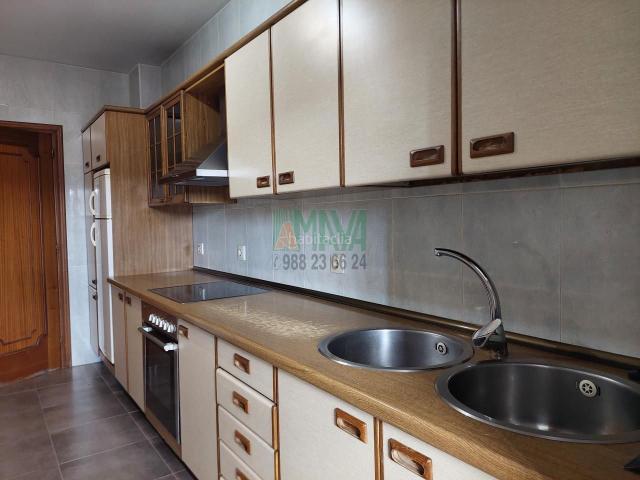 Piso en venta en Ourense, Residencia. Pisos.