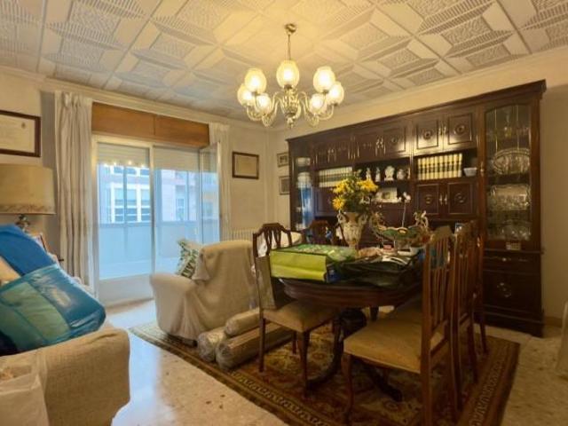 Piso en venta en Ourense, Universidad