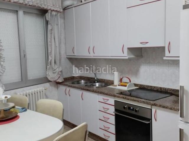 Piso en venta en Ourense, Universidad. OPORTUNIDAD AMPLIO PISO EN AVENIDA DE BUENOS AIRES. Pisos.