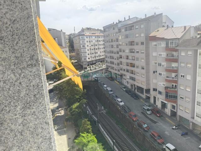 Piso en venta en Ourense, Universidad. Pisos.