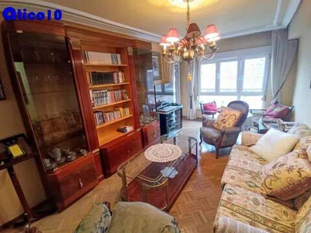 Piso en Venta en Oviedo