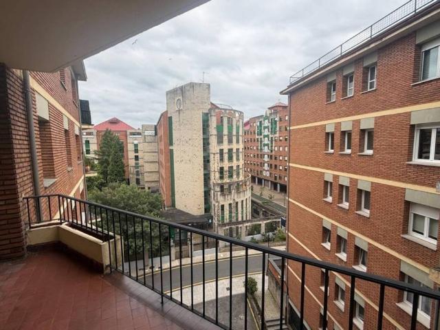 Piso en Venta en Oviedo