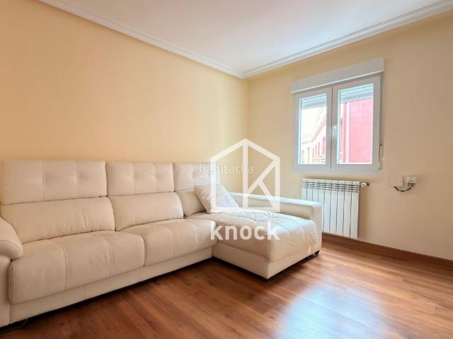 Piso en venta en Oviedo, Teatinos Los Prados. 2 HABITACIONES PARA ENTRAR A VIVIR. Pisos.