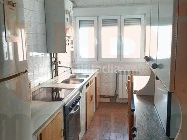 Piso en venta en Oviedo, Vallobín. Piso de Banco de 3 dormitorios. Pisos.
