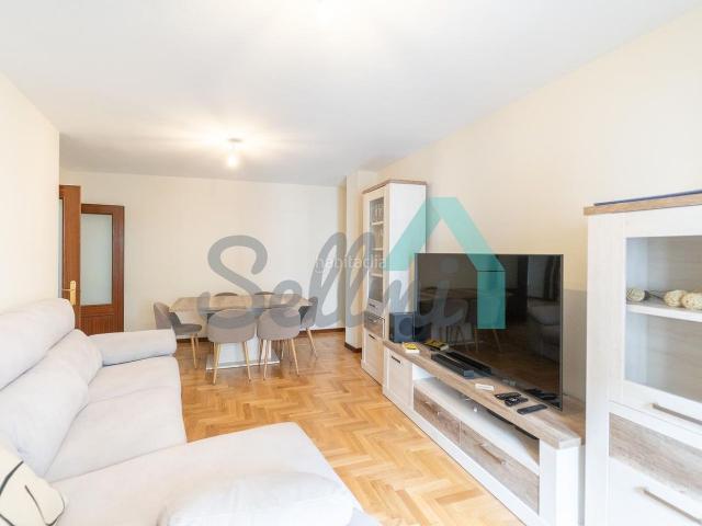 Piso en venta en Oviedo, Ventanielles. Pisos.