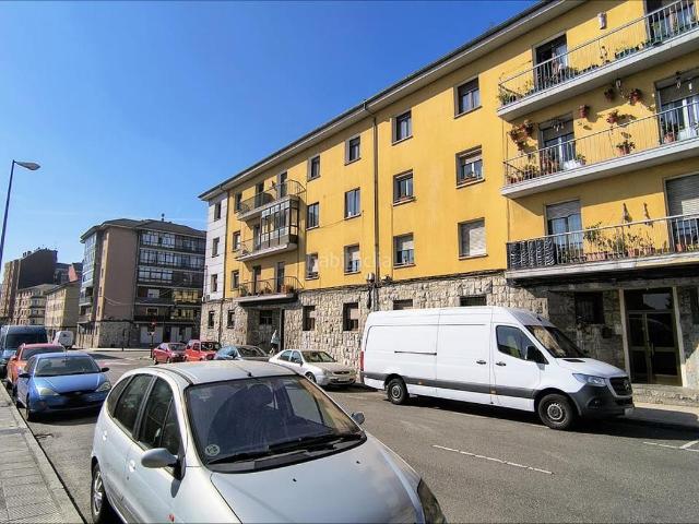Piso en venta en Oviedo, Ventanielles. Pisos.