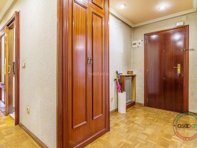 Piso en venta en Oviedo, Buenavista. PISO CERCA UNIVERSIDADES INVERSION. Pisos.