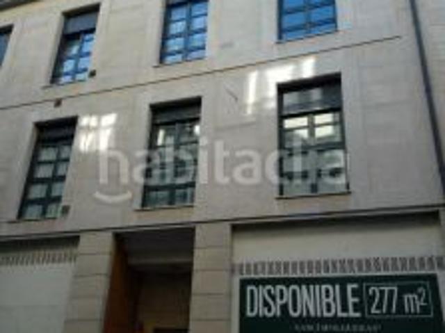 Piso en venta en Oviedo, Casco Histórico. INMUEBLE DE BANCO. Pisos.