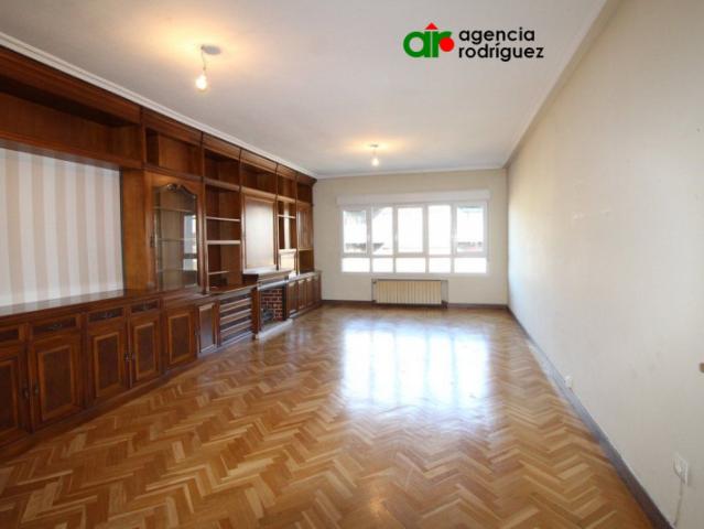 Piso en venta en Oviedo, Centro