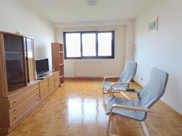 Piso en venta en Oviedo, Cerdeño El Palais Mercadín. CUARTA PLANTA, amplias VISTAS panorámicas, tres dormitorios dobles, plaza de GARAJE y 2 cuartos TRASTEROS. La vivienda ofrece unas. Pisos.