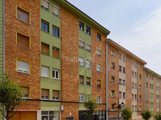 Piso en venta en Oviedo, Ciudad Naranco Prados de La Fuente. CIUDAD NARANCO, vivienda EXTERIOR, muy soleada, buena orientación, con ascensor. Oportunidad inigualable para aquellos que desean. Pisos.