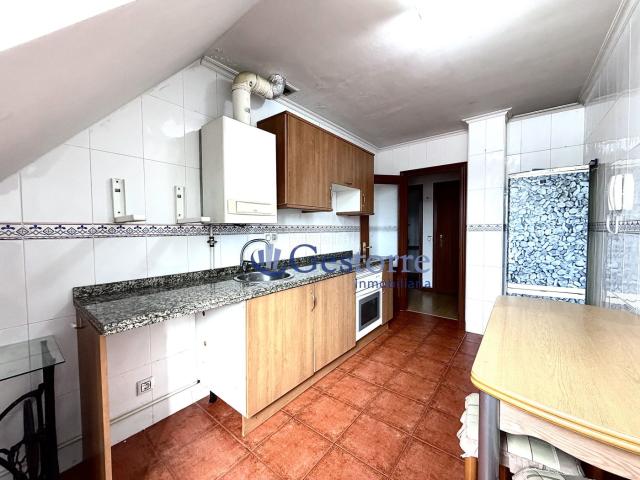 Piso en venta en Oviedo, Colloto. Fantástica oportunidad de adquirir un acogedor piso en la zona de Colloto, frente al Tonel, ideal para quienes buscan comodidad y. Pisos.