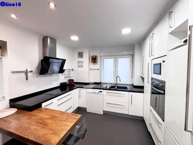 Piso en venta en Oviedo, Fontán. AMPLIO PISO DE 3 HABITACIONES REFORMADO EN CALLE CAMPOMANES. Pisos.