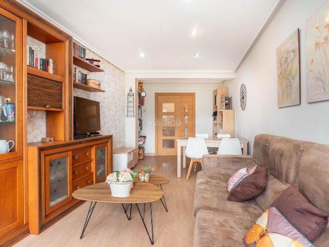 Piso en venta en Oviedo, Fozaneldi Tenderina. Piso en Avenida Torrelavega, Quinta Planta con Plaza de Garaje. Pisos.