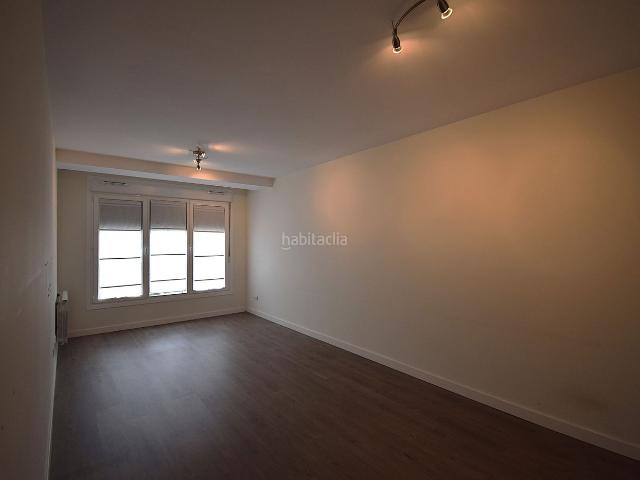 Piso en venta en Oviedo, La Florida. Piso en altura con dos plazas de garaje y trastero en La Florida. Pisos.