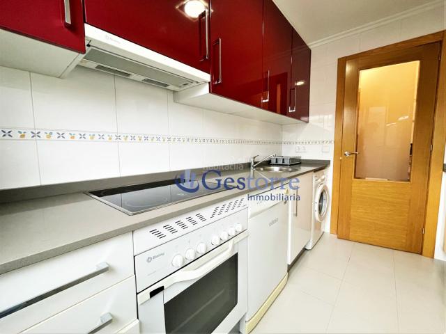 Piso en venta en Oviedo, La Florida. Presentamos una excelente oportunidad en el corazón del barrio de La Florida, Oviedo. Se trata de un acogedor piso en venta, ideal. Pisos.