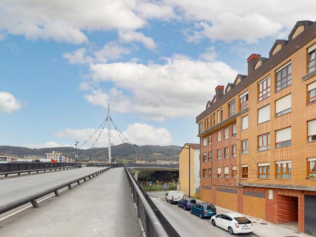 Piso en venta en Oviedo, Parque del Oeste. PARQUE DEL OESTE, dúplex de 2 dormitorios, EXTERIOR, amplias VISTAS, soleado, con plaza de GARAJE y TRASTERO Amplia vivienda situa. Pisos.