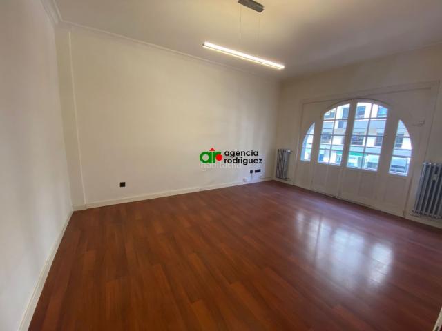 Piso en venta en Oviedo, Parque San Francisco Uría. Piso en venta en Centro, 5 dormitorios. Pisos.