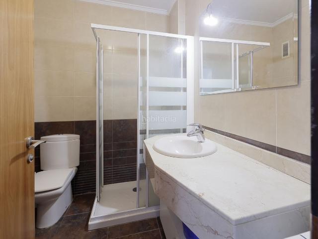 Piso en venta en Oviedo, Salesas Foncalada Campoamor. Apartamento exclusivo en pleno CENTRO de Oviedo Calle Campoamor Te presentamos este elegante apartamento en venta en la calle Cam. Pisos.