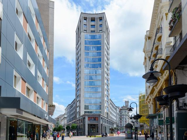 Piso en venta en Oviedo, Salesas Foncalada Campoamor. EXCLUSIVA VIVIENDA EN LA DÉCIMA PLANTA DEL EMBLEMÁTICO EDIFICIO LA JIRAFA. Pisos.