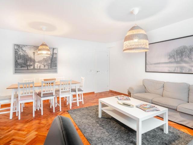 Piso en venta en Oviedo, Salesas Foncalada Campoamor. Piso en el Edificio El Verso, Calle Víctor Chavarri. Pisos.