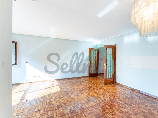 Piso en venta en Oviedo, Salesas Foncalada Campoamor. Pisos.