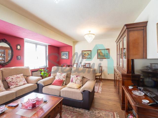Piso en venta en Oviedo, Salesas Foncalada Campoamor. Pisos.