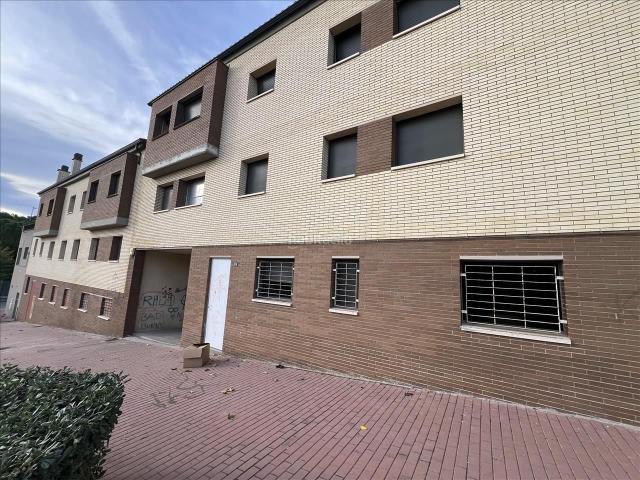 Piso en venta en Òdena. Pisos.