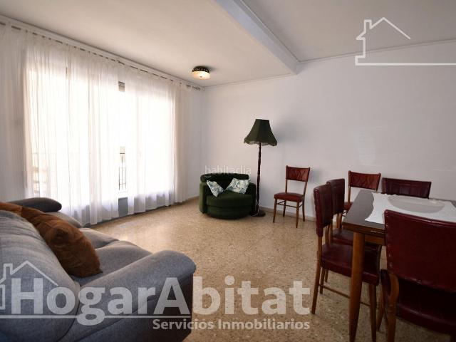 Piso en venta en Oliva, Oliva Pueblo. ECONÓMICO! AMPLIO CON 4 DORMITORIOS Y BALCÓN. Pisos.