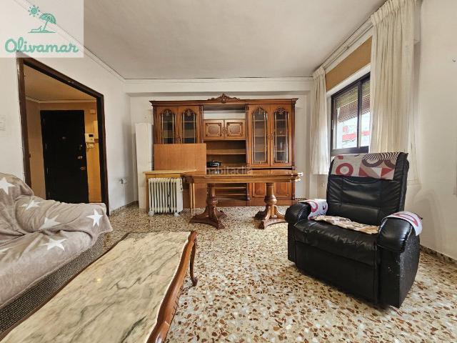 Piso en venta en Oliva, Oliva Pueblo. Piso de tres habitaciones. Pisos.
