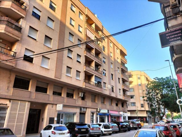 Piso en venta en Oliva, Oliva Pueblo. LOCAL EN ENTRESUELO PARA OFICINAS, NEGOCIOS Y ASOCIACIONES EN OLIVA, VALENCIA. Pisos.