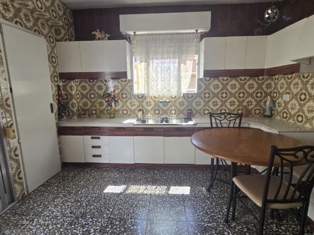 Piso en venta en Oliva, Oliva Pueblo. Se vende piso 4 habitaciones. Pisos.