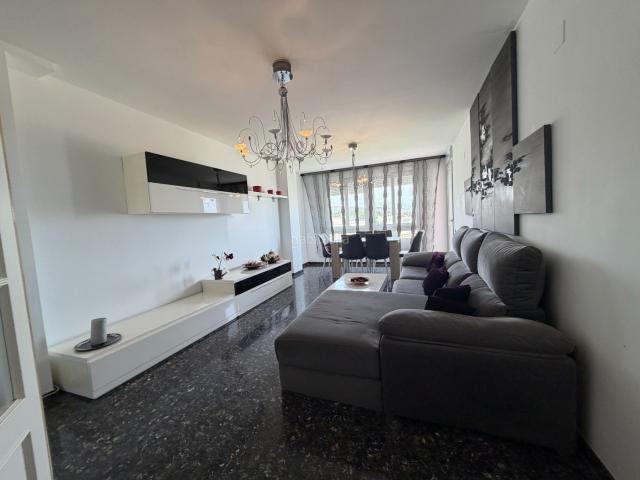 Piso en venta en Ontinyent, Centro. Excelentes vistas, muy luminoso. Pisos.