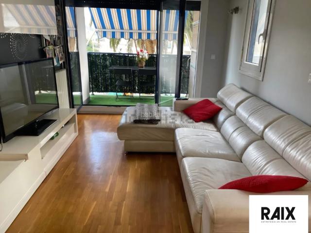 Piso en venta en Orio. Elegante piso de 3 dormitorios con, terraza y vistas panorámicas en el corazón de Orio. Incluye trastero y excelente orientación. Pisos.