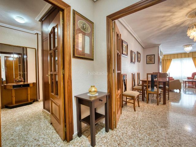 Piso en venta en Orihuela, Orihuela Ciudad. Vivienda de 4 dormitorios y trastero en Pintor Agrasot La amplitud que buscabas en la mejor zona. Pisos.