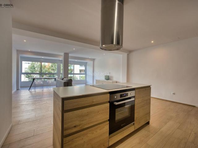 Piso en venta en Orihuela, Orihuela Ciudad. VIVIENDA DE LUJO RECIÉN REFORMADA EN AVENIDA TEODOMIRO. Pisos.