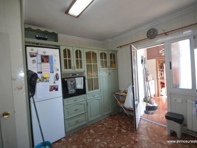 Piso en venta en Orihuela, Orihuela Ciudad. Bajada de precio ! Magnífico piso en el entro de Orihuela, junto a la Glorieta Gabriel Miró en Avda. de España. Pisos.