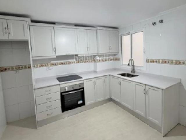 Piso en venta en Orihuela, Orihuela Ciudad. !CDATAPiso enorme 127m, 4 Hab, Mármol y Aire Centralizado en Orihuela. Pisos.