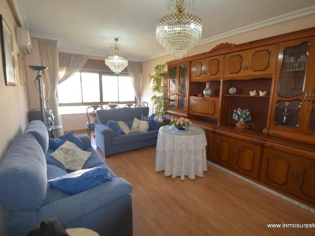 Piso en venta en Orihuela, Orihuela Ciudad. Piso totalmente reformado en Orihuela zona Plaza Nueva, 107 m2. construidos, 3 habitaciones. Pisos.