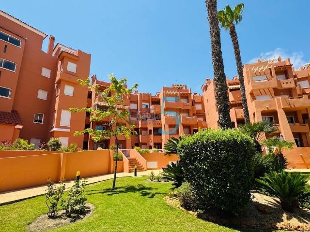 Piso en venta en Orihuela, Aguamarina. Este hermoso apartamento dúplex de dos dormitorios y dos baños en la planta baja está situado dentro del prestigioso complejo Las. Pisos.
