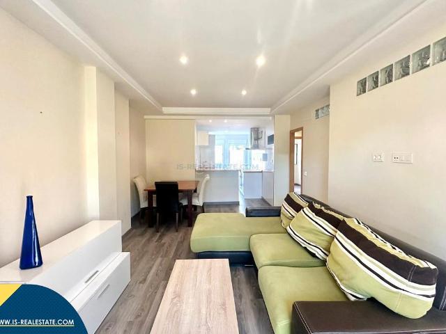Piso en venta en Orihuela, Campoamor. Apartamento con terraza en la provincia de Alicante, en la ciudad de Orihuela Costa. 3 habitaciones 67 m² A 800 metros del mar. Pisos.