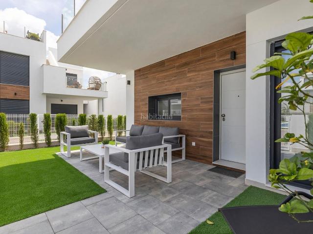 Piso en venta en Orihuela, Desamparados Hurchillo Torremendo. obra nueva en Vistabella Golf con jardín privado y piscina comunitaria. Pisos.