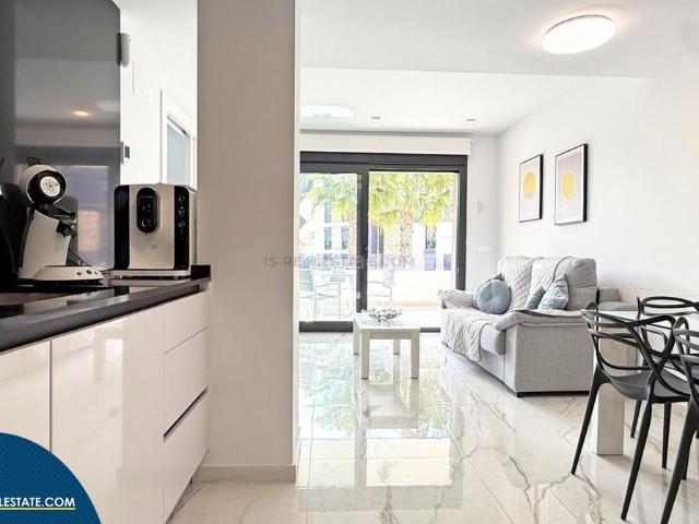 Piso en venta en Orihuela, La Florida. Apartamento con piscina comunitaria, en la provincia de Alicante, en Orihuela Costa. 2 habitaciones 72 m² A 2,8 kilómetros del. Pisos.