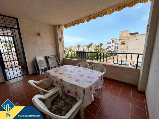Piso en venta en Orihuela, Los Balcones y los Altos. Apartamento con piscina comunitaria, en la provincia de Alicante, en la ciudad de Torrevieja, en el barrio de Los Balcones. 2 habi. Pisos.