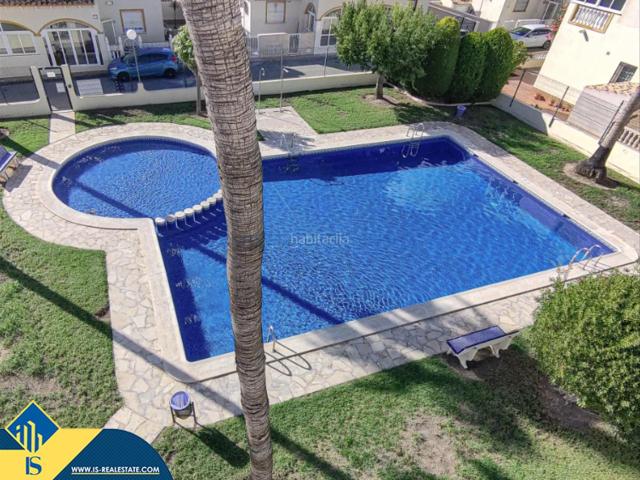 Piso en venta en Orihuela, Playa Flamenca. Apartamento con piscina compartida en Orihuela Costa, provincia de Alicante. 3 habitaciones 83 m² 1,5 kilómetros al mar. Pisos.