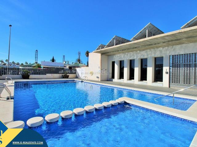 Piso en venta en Orihuela, Villamartín Las Filipinas. Apartamento con piscina comunitaria, en la provincia de Alicante, en Orihuela Costa. 2 habitaciones 64 m² A 3 km del mar. Pisos.