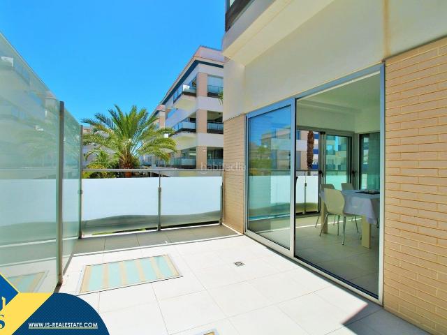 Piso en venta en Orihuela, Villamartín Las Filipinas. Apartamento con piscina comunitaria, en la provincia de Alicante, en Orihuela Costa. 2 habitaciones 88 m² A 3 km del mar. Pisos.